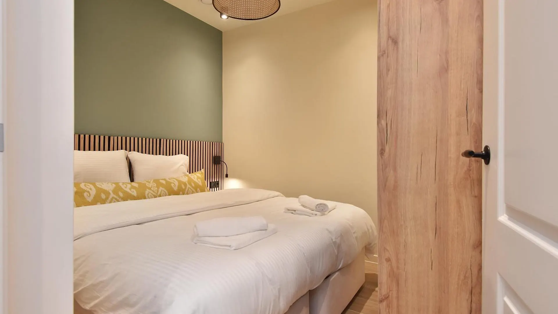 Curated Apartment Near Scheveningen Beach لاهاي