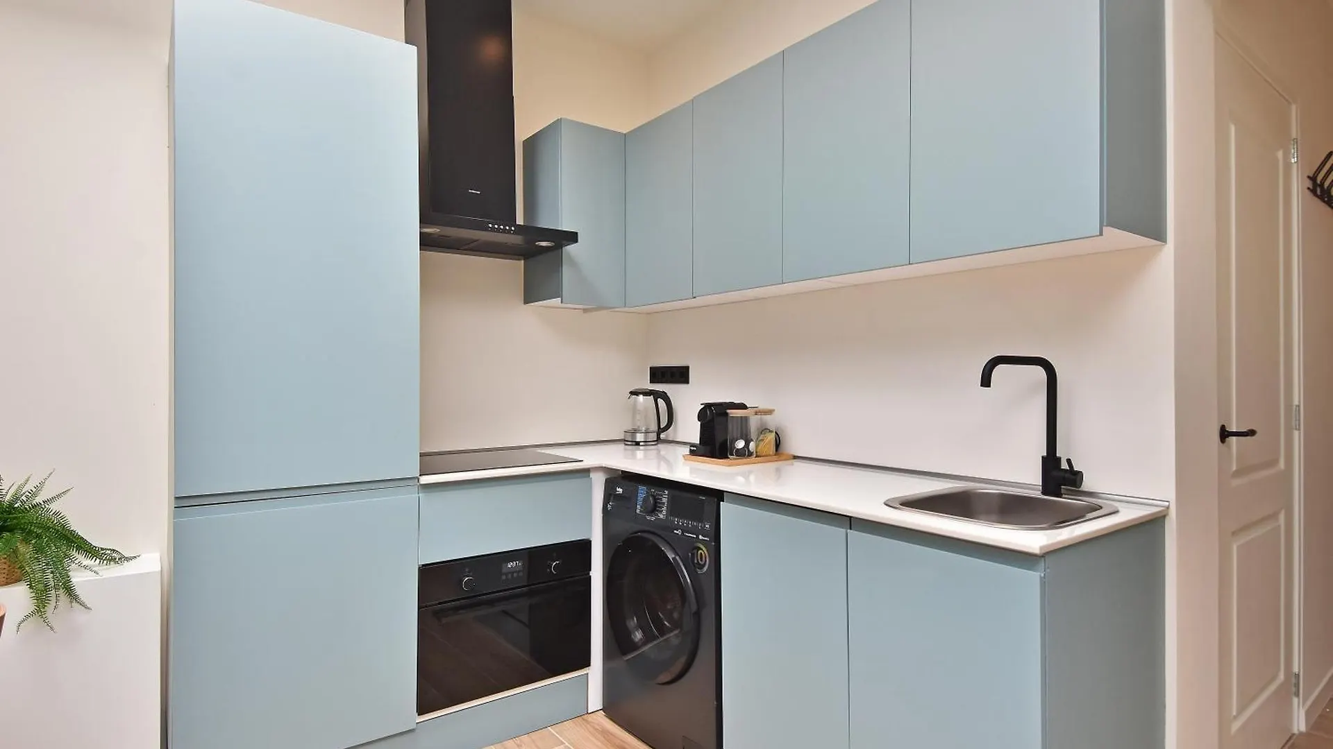 Curated Apartment Near Scheveningen Beach لاهاي