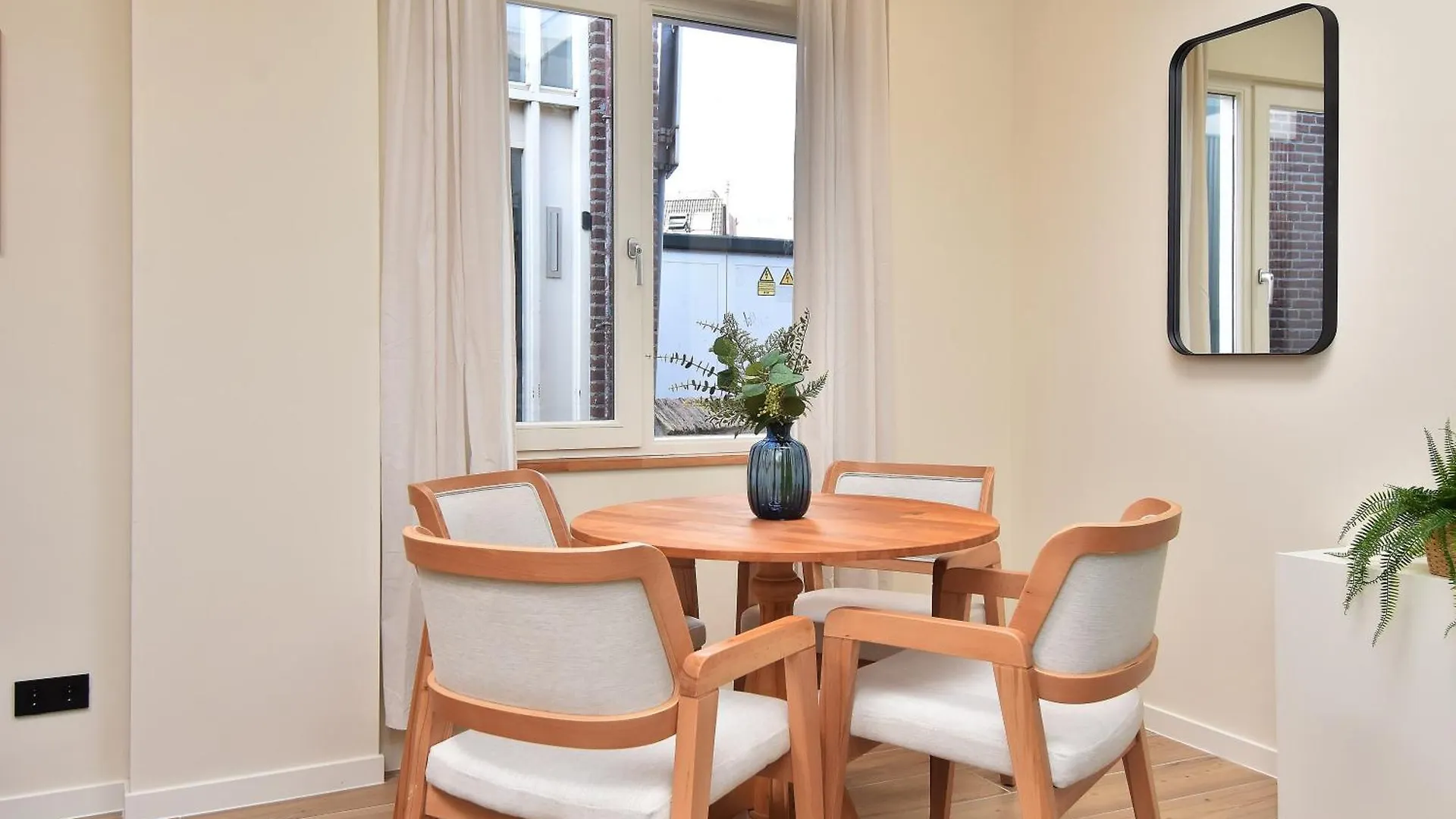 Curated Apartment Near Scheveningen Beach لاهاي