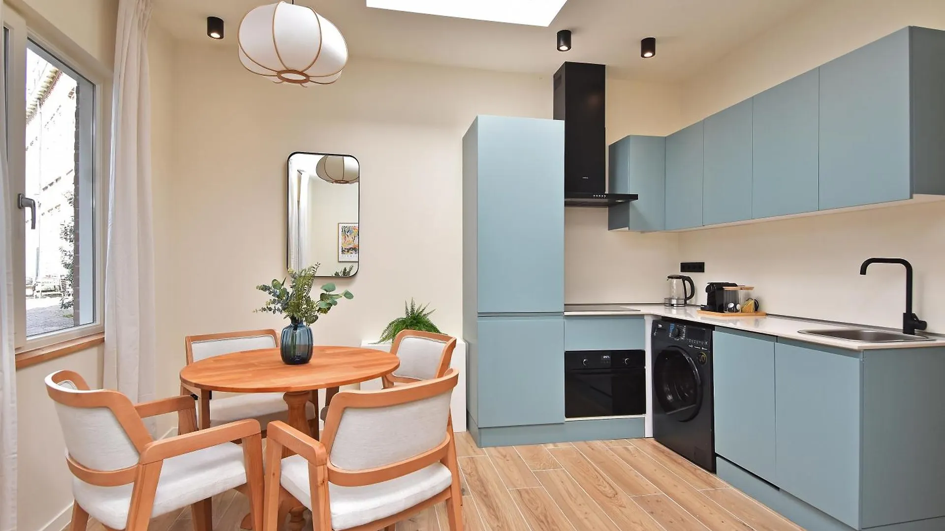 Curated Apartment Near Scheveningen Beach لاهاي