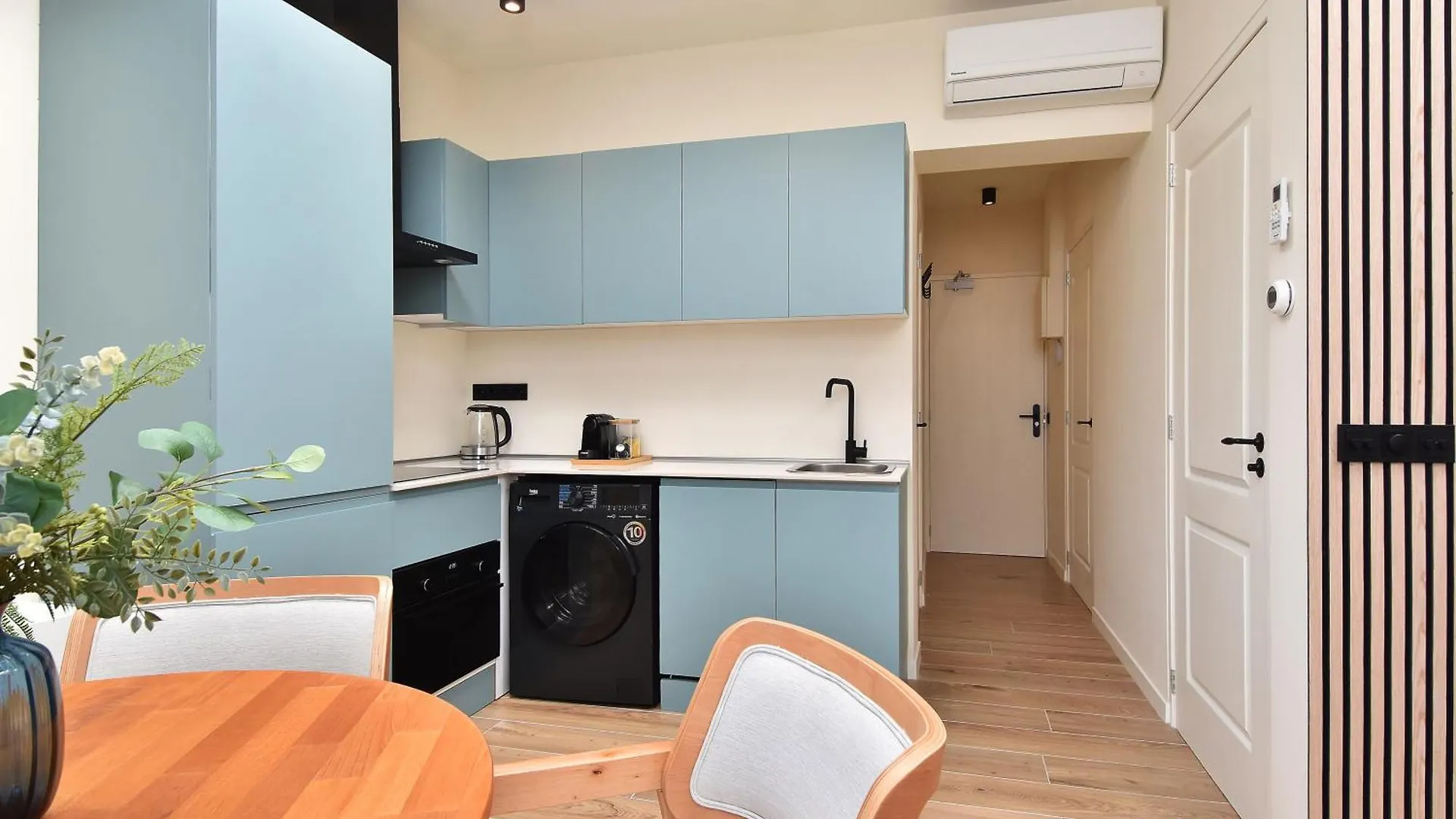 Curated Apartment Near Scheveningen Beach لاهاي