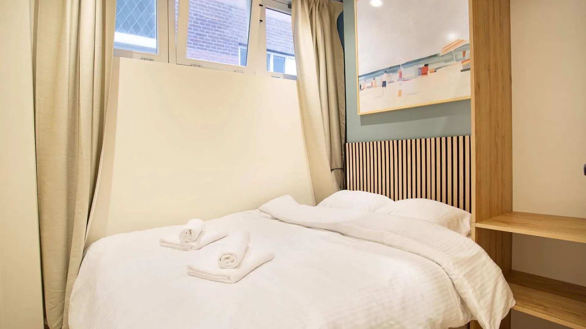 Curated Apartment Near Scheveningen Beach لاهاي