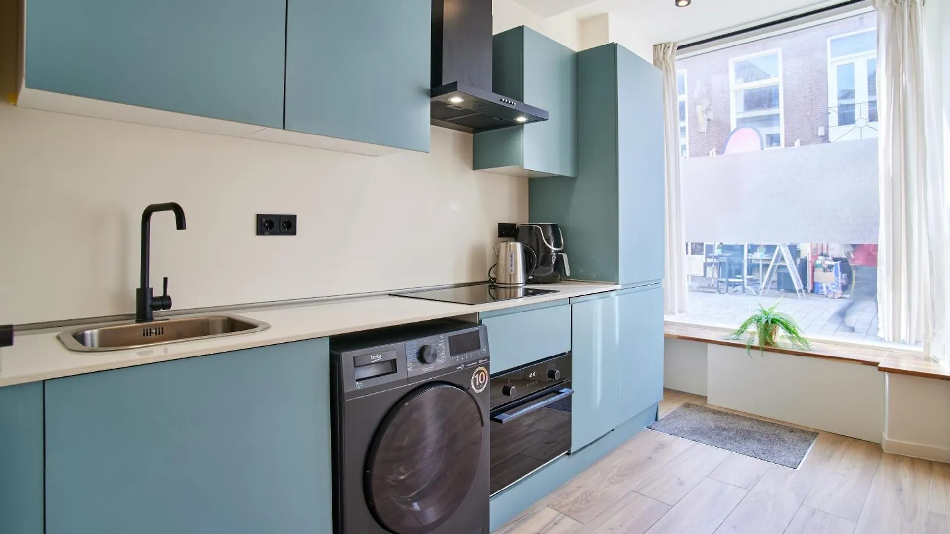 Curated Apartment Near Scheveningen Beach لاهاي