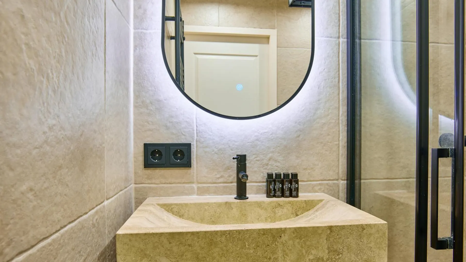 Curated Apartment Near Scheveningen Beach لاهاي